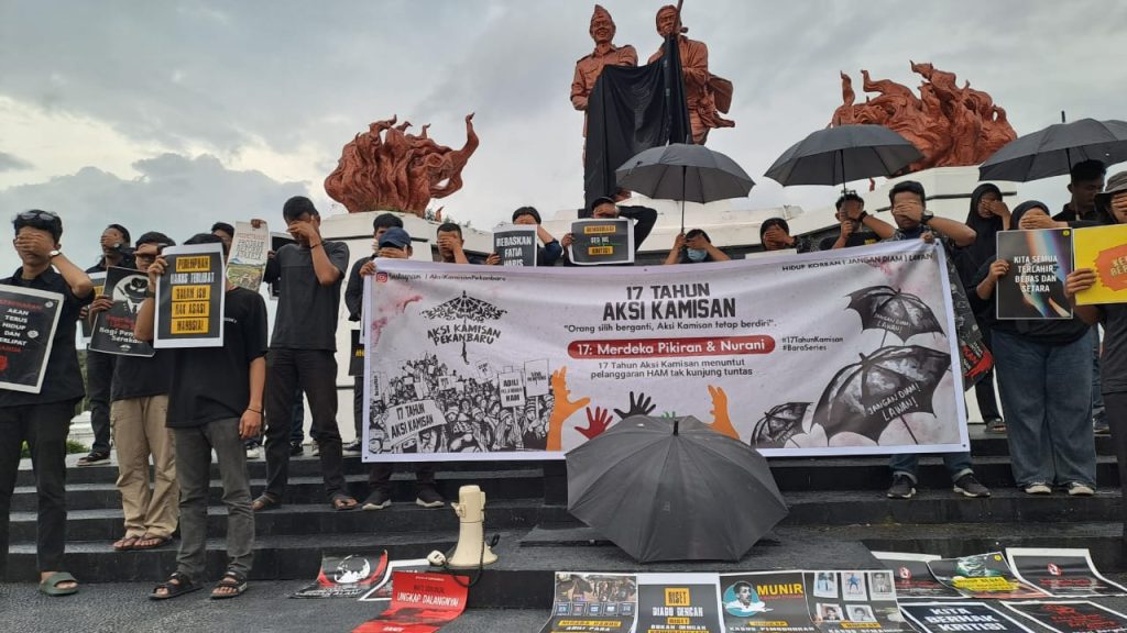 17 Tahun Aksi Kamisan, Aksi Kamisan Pekanbaru Menuntut Negara Adili Semua Pelanggaran HAM Berat Masa Lalu Dan Masa Kini