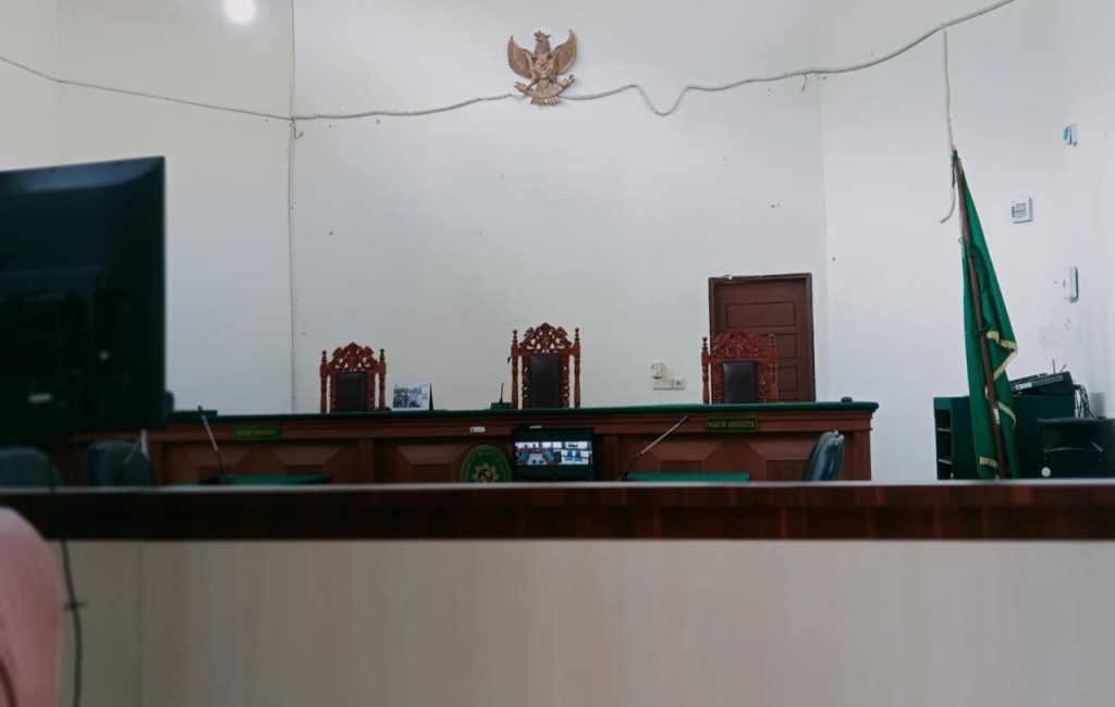 Korban Rela Tempuh Perjalanan Jauh Demi Hormati Panggilan Hakim, Sidang Molor